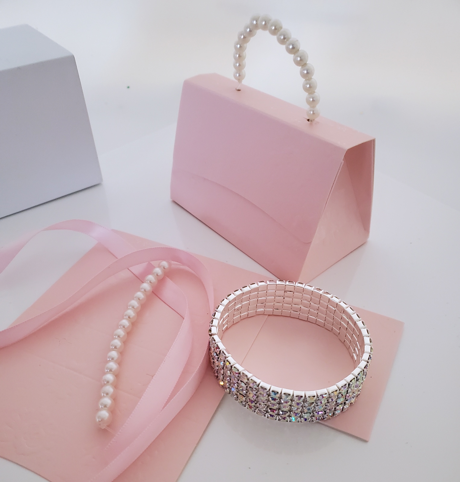 Bracelet with pink gift box