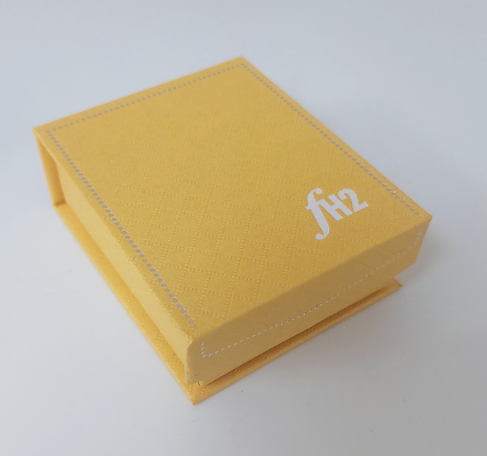 GB0005 – Yellow Magnetic Jewelry Boxes (16-Piece Bundle)